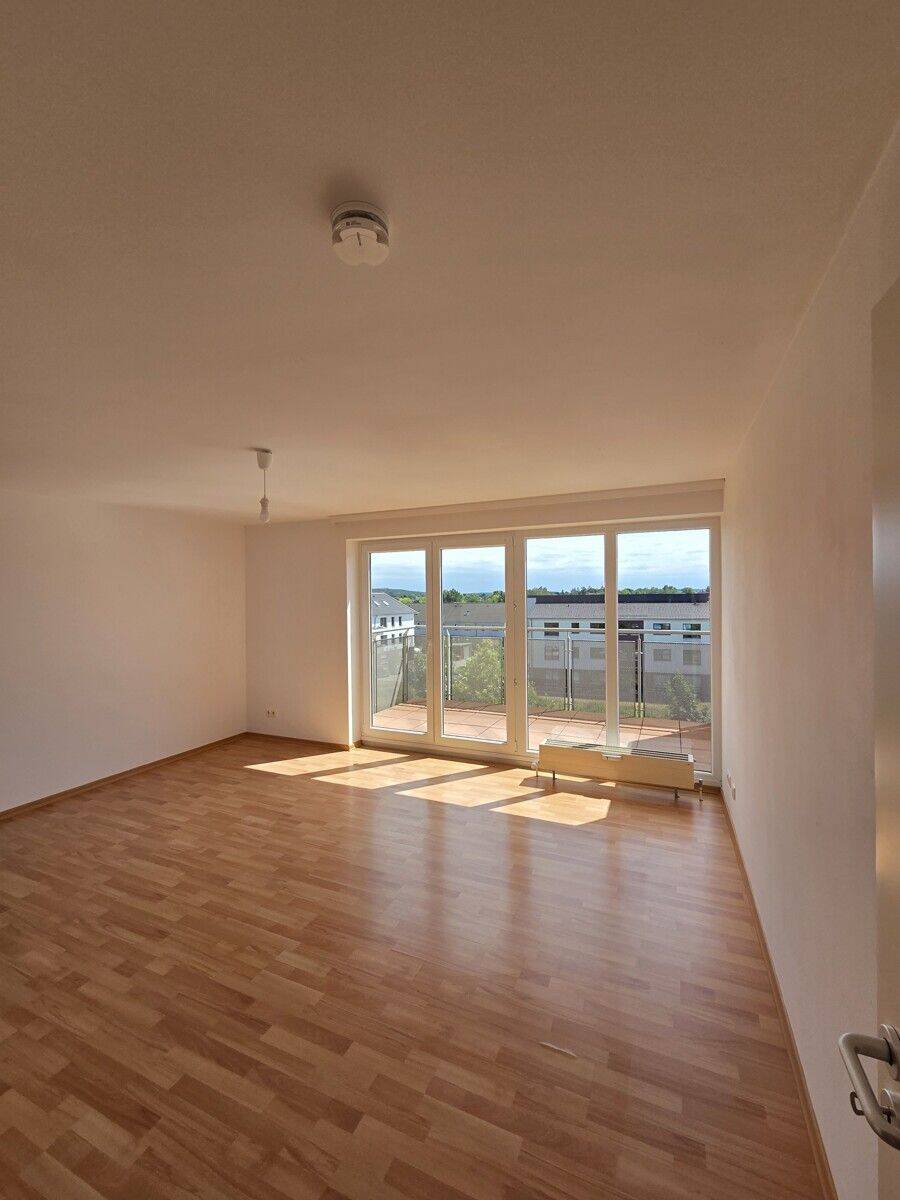 Hauptstadtmakler-Bezugsfreie Wohnung mit großem Balkon und Tiefgaragenstellplatz – Potsdam – Vorschaubild 3