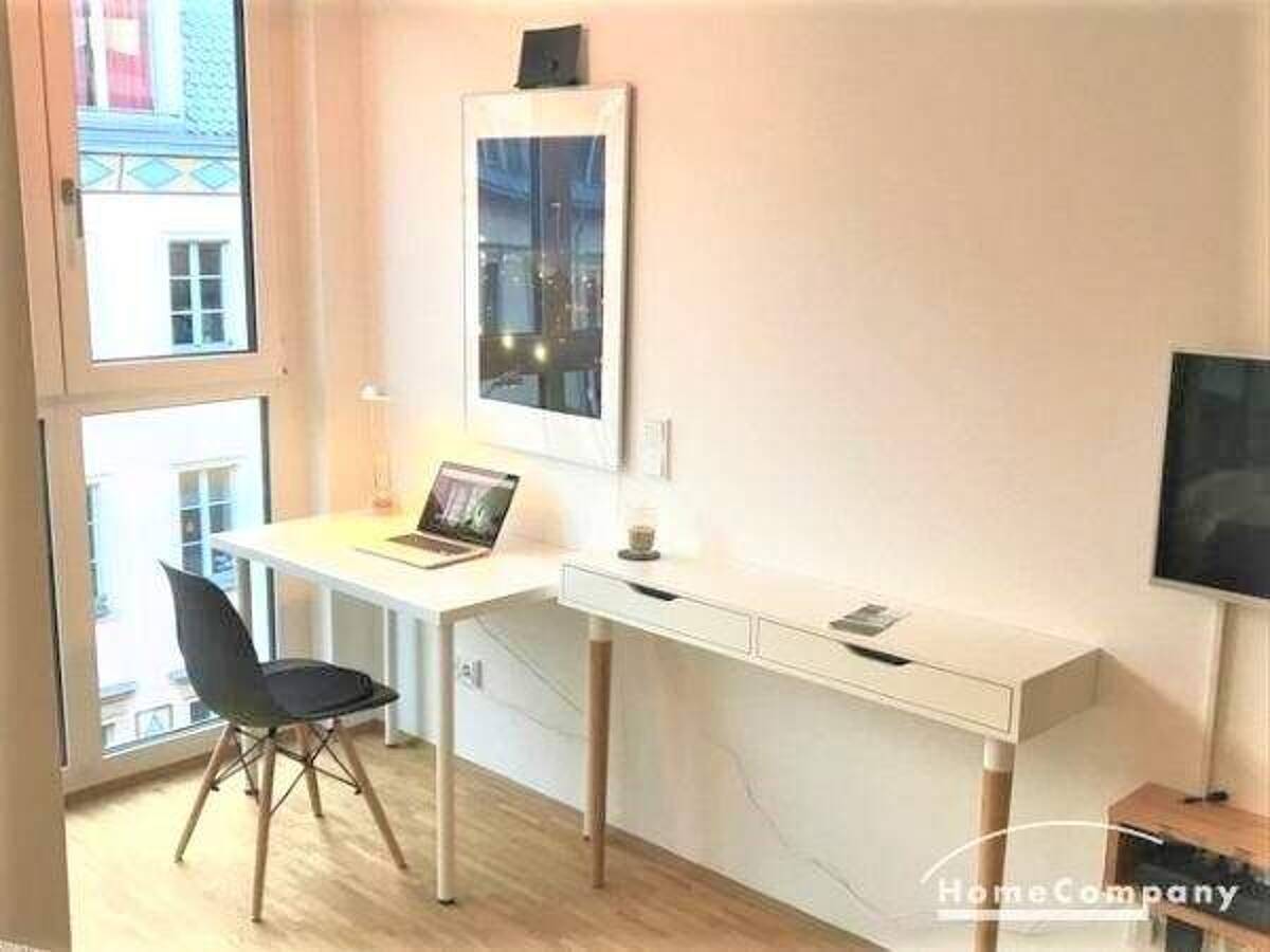 1373418 HomeCompany Dresden Möbliert/Furnished Studio Apartment mit Balkon in Dresden-Neustadt max. 2 Personen – 1099 Dresden – Bild 1 von 9