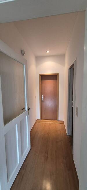 1 Zimmerapartment für Single im Dachgeschoß in historischer Villa am Wasaplatz – 1219 Dresden – Vorschaubild 5