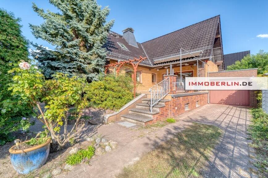 IMMOBERLIN.DE - Großzügiges Einfamilienhaus mit Südwestterrasse zum Gartenparadies – Berlin – Vorschaubild 2