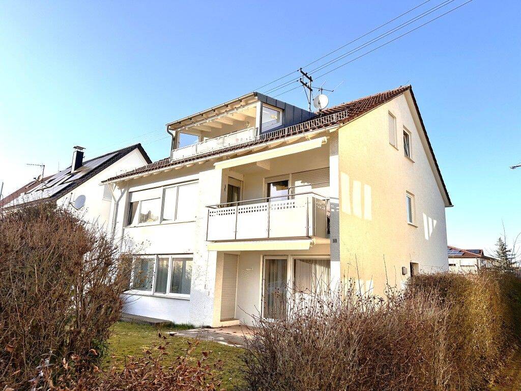 Dreifamilienhaus in guter Lage von Leutenbach-Nellmersbach, eine Wohnung frei. – Leutenbach – Bild 1 von 8