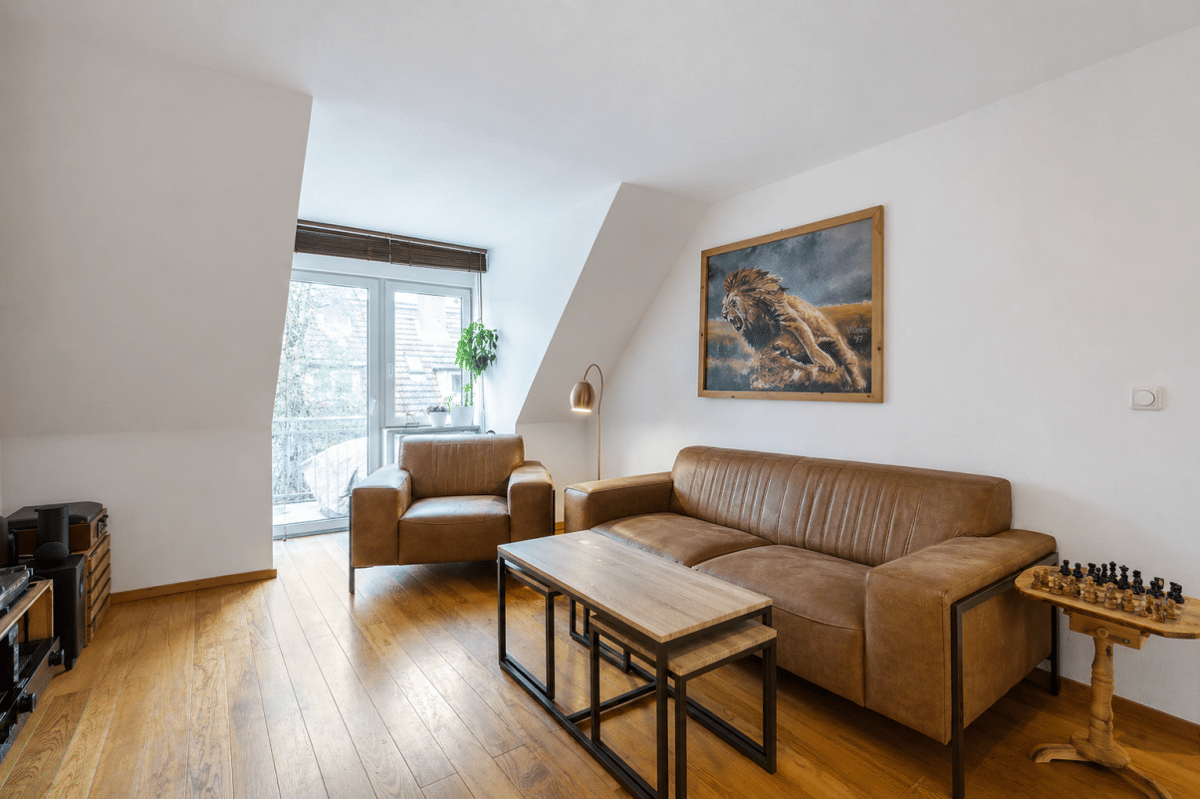 Kapitalanlage mit Zukunft: 2,5-Zi.-DG-Wohnung nahe Wandsbek Quarree – 22041 Hamburg – Bild 1 von 9
