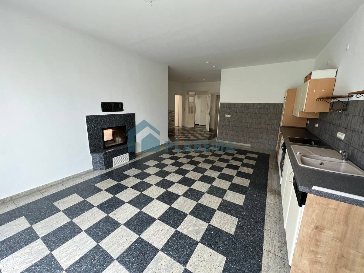 Individuelle Erdgeschosswohnung mit Einbauküche, Terrasse & Kamin – Güstrow – Vorschaubild 8
