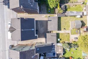 SOLL-Faktor 12! Laufend modernisiertes Mehrfamilienhaus mit 5 Garagen & Mietpotenzial – 44388 Dortmund – Vorschaubild 1