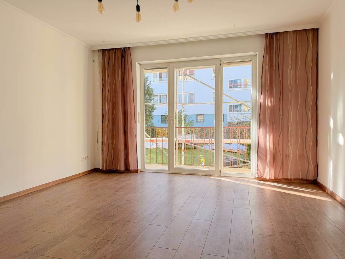 Bezugsfreie Wohnung mit großem Potenzial - ideal für Familien oder Kapitalanleger – 81369 München – Bild 1 von 8