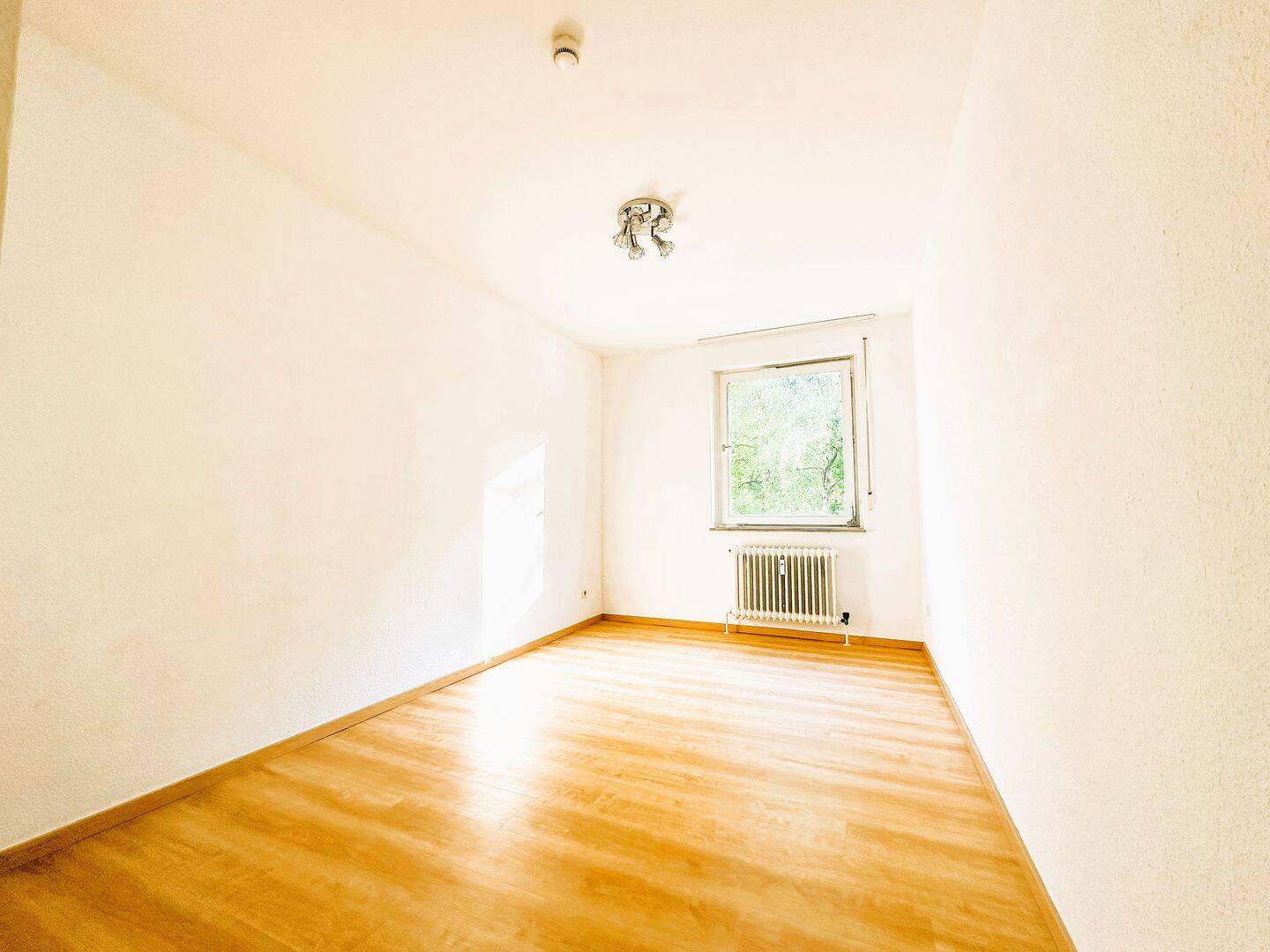 ... BLICK INS GRÜNE ... 3-ZIMMER-WOHNUNG MIT LOGGIA IN RUHIGER LAGE ... – Nürnberg – Vorschaubild 8