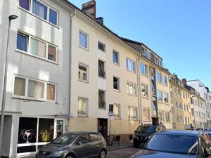 Vermietete 2-Zimmer-Wohnung im Hochparterre mit Balkon in zentraler Lage von Bremen