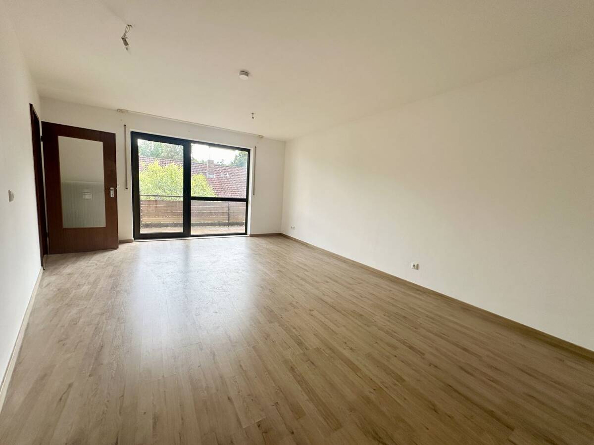 Modernisierte 1-ZW mit Balkon und neuem Badezimmer in Versbach ab dem 01.09.2026! – 97078 Würzburg – Bild 1 von 9