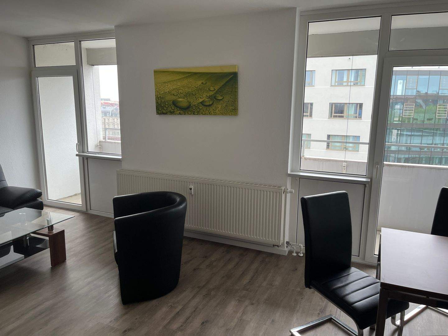 Einfach einziehen! Möbliertes 1 Zimmer-Appartement mit Balkon im 6. OG - Außen- oder TG-Stellplatz optional – Fürth – Vorschaubild 2