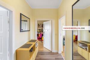 IMMOBERLIN.DE - Hell & stimmungsvoll! Altbauwohnung mit Loggia beim Tempelhofer Feld – 12101 Berlin – Vorschaubild 5