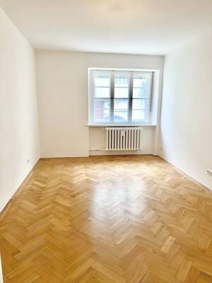 Direkt vom Eigentümer: Erstbezug nach Sanierung - charmante Altbauwohnung im Herzen Schwabings – 80803 München – Vorschaubild 2