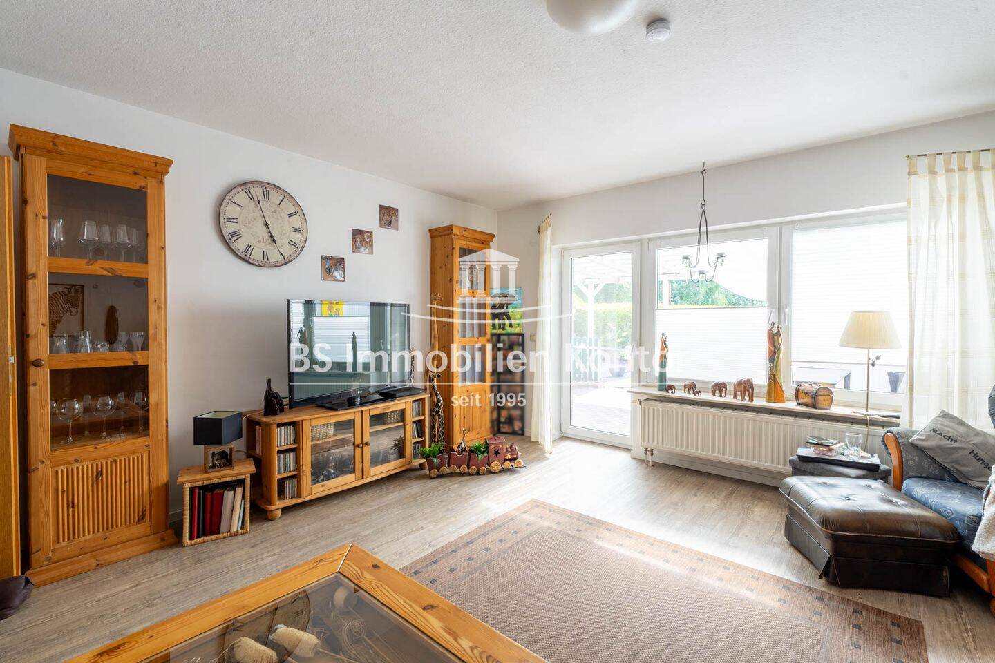 Großes Einfamilienhaus mit Garage, Terrasse und Gartenanlage in ruhiger Wohnlage! – Rechtsupweg – Vorschaubild 9