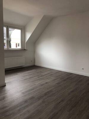 WGH mit 357m² Mietfläche in zentraler Lage von Benrath, JKM € 60.000, 3 Wohnungen, 1 Gewerbe – 40597 Düsseldorf – Vorschaubild 9