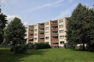 Schöne vermietete Wohnung in Wedau, 3,5-Zimmer, Balkon, gute Aufteilung, teilsaniert