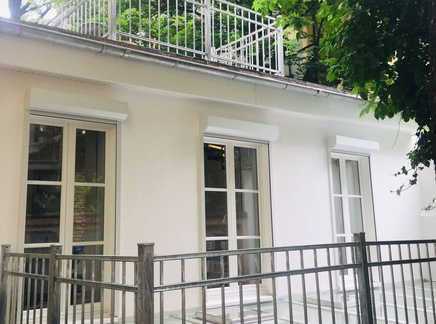 Au - Ruhig. Sonnig. Zentral. - Außergewöhnliches Townhouse-Feeling inmitten der City! – München – Vorschaubild 3