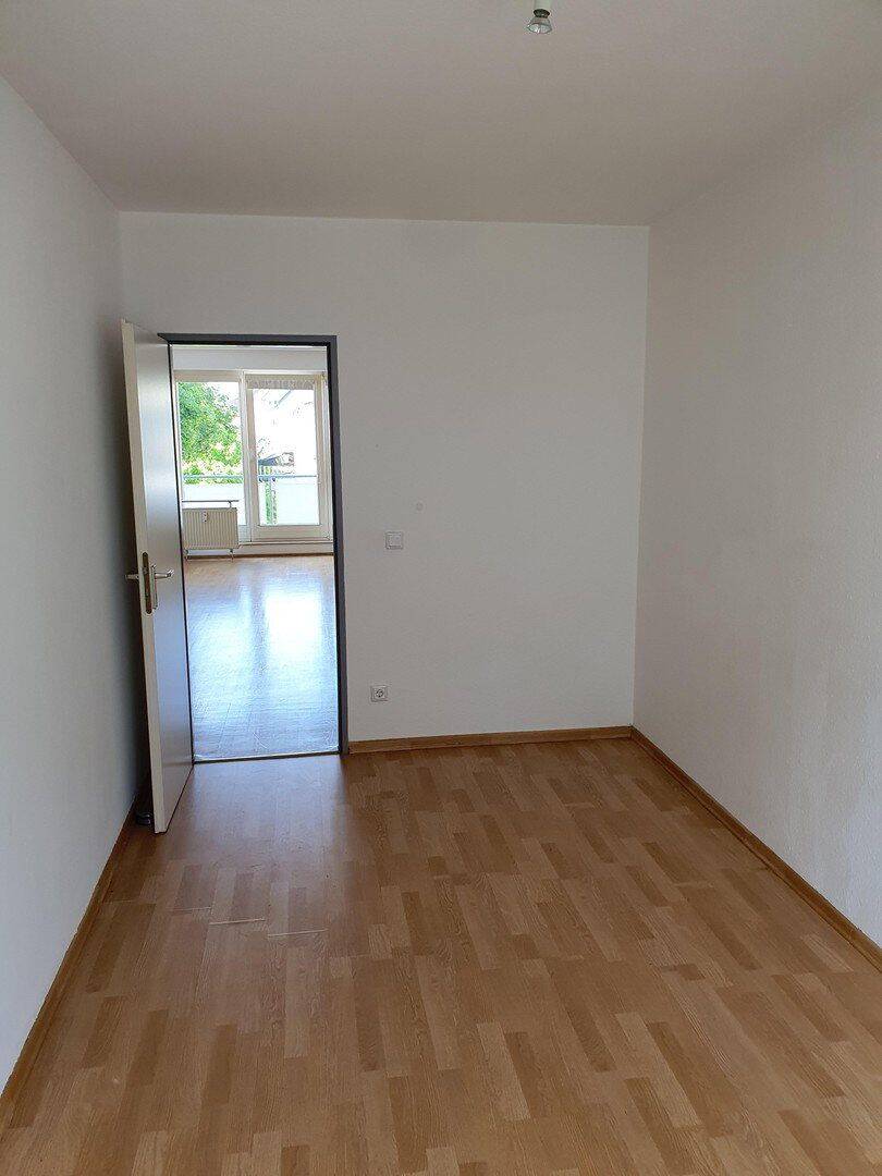 3-Zimmer-Wohnung mit Aufzug, Balkon und Garage in Zentrumsnähe – Krefeld – Vorschaubild 8