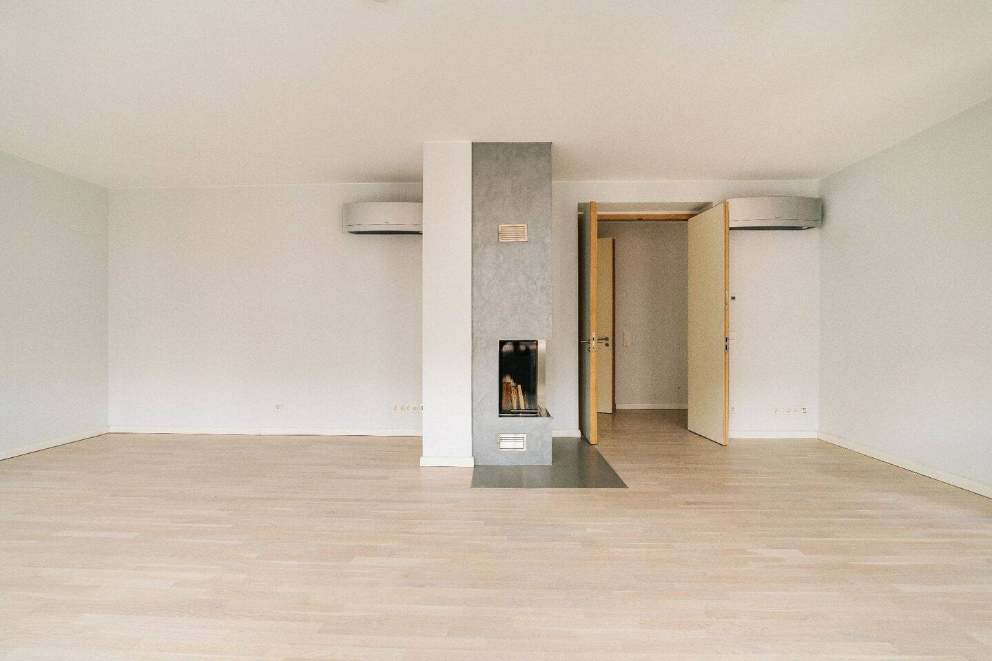 Historical charm meets modern living - exclusive apartment in an old building in the Scheunenviertel – Berlin – Vorschaubild 4