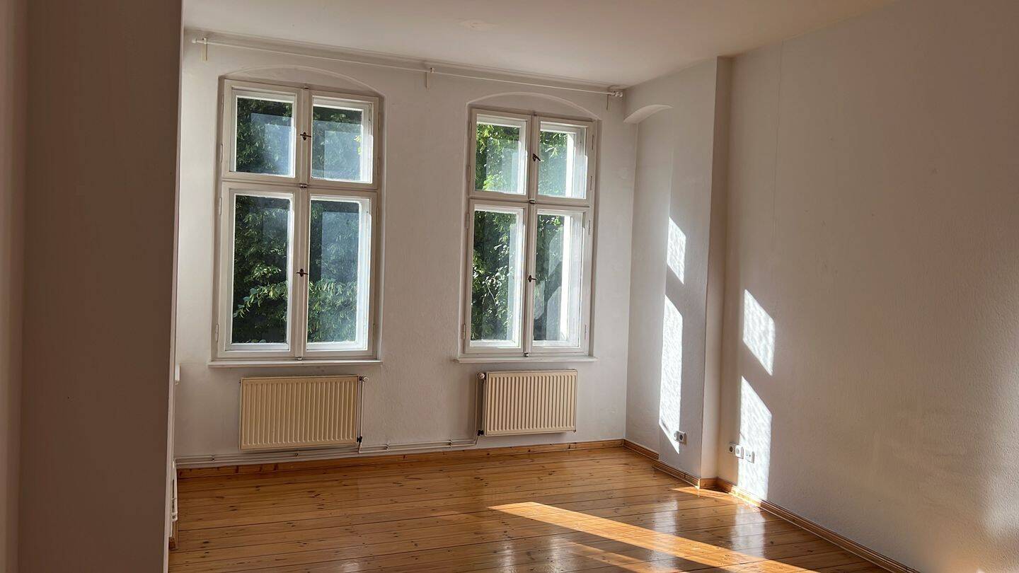 Altbau - Charme im F´hain : 2-Zimmer mit Vollbad & Balkon