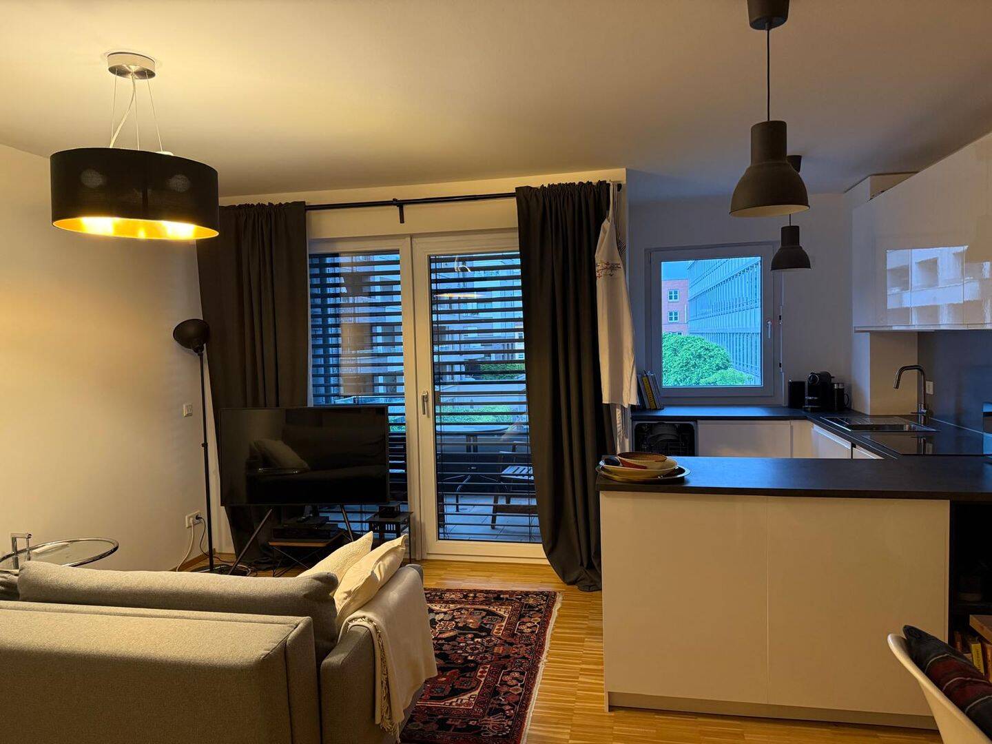 Exklusiv und lichtdurchflutetes Wohnen in den Erlanger Höfen – Exklusive 2-Zimmer-Wohnung mit Balkon & TG – Erlangen – Vorschaubild 2