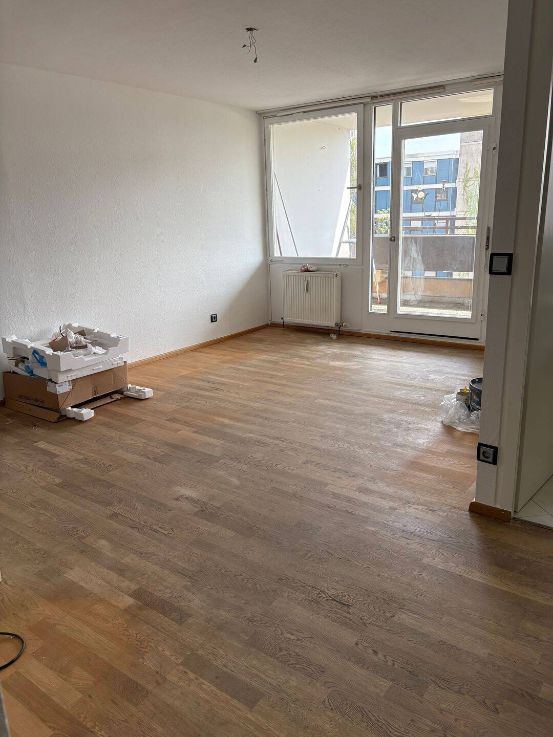 Helle, teilmöblierte 2 Zimmer Wohnung mit Loggia, EBK und Schlafzimmer – Nürnberg – Vorschaubild 4