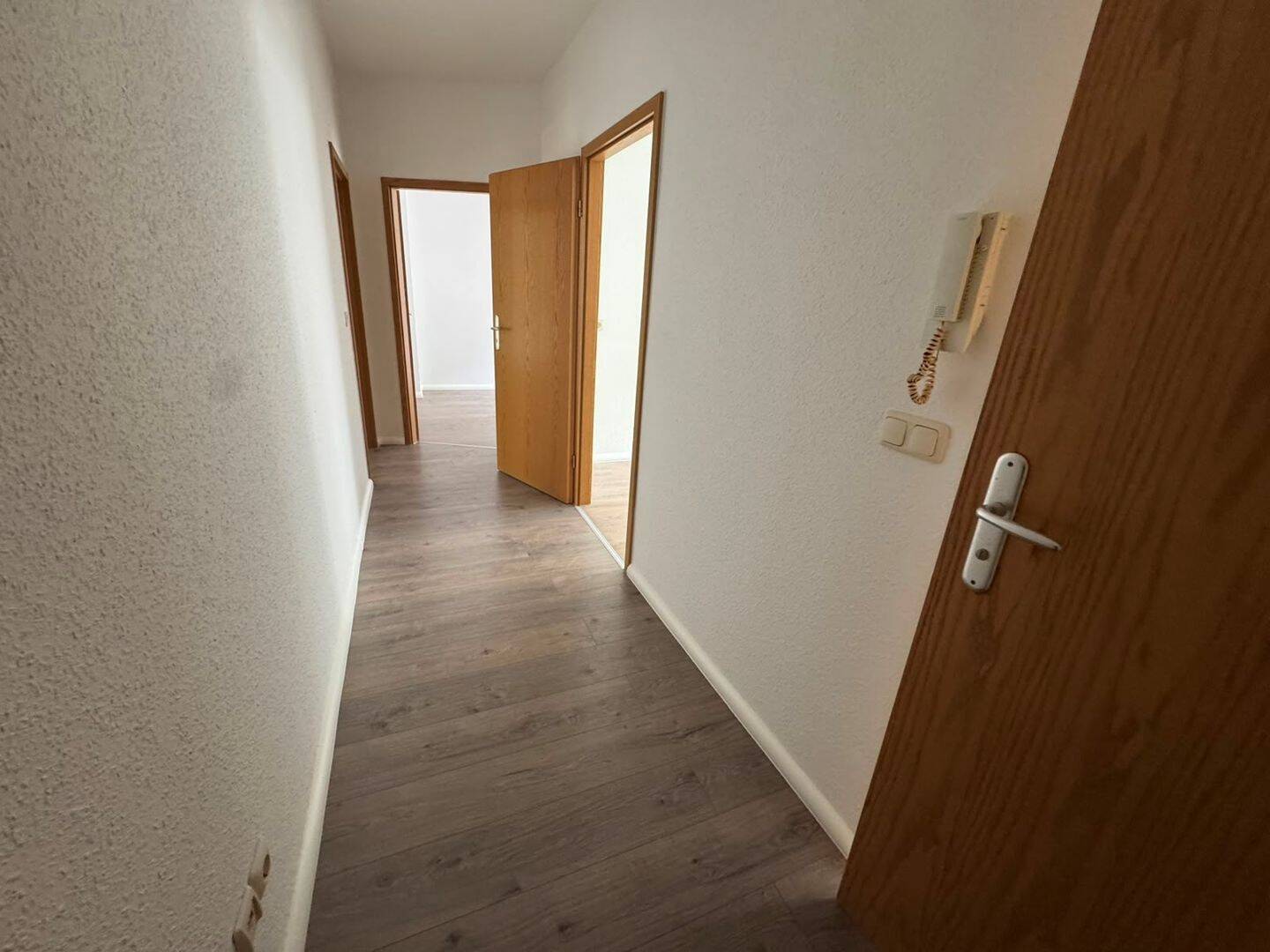 Moderne Whg. - Bad mit Fenster + Balkon am Wohnzi.u.v.m. – Chemnitz – Vorschaubild 5