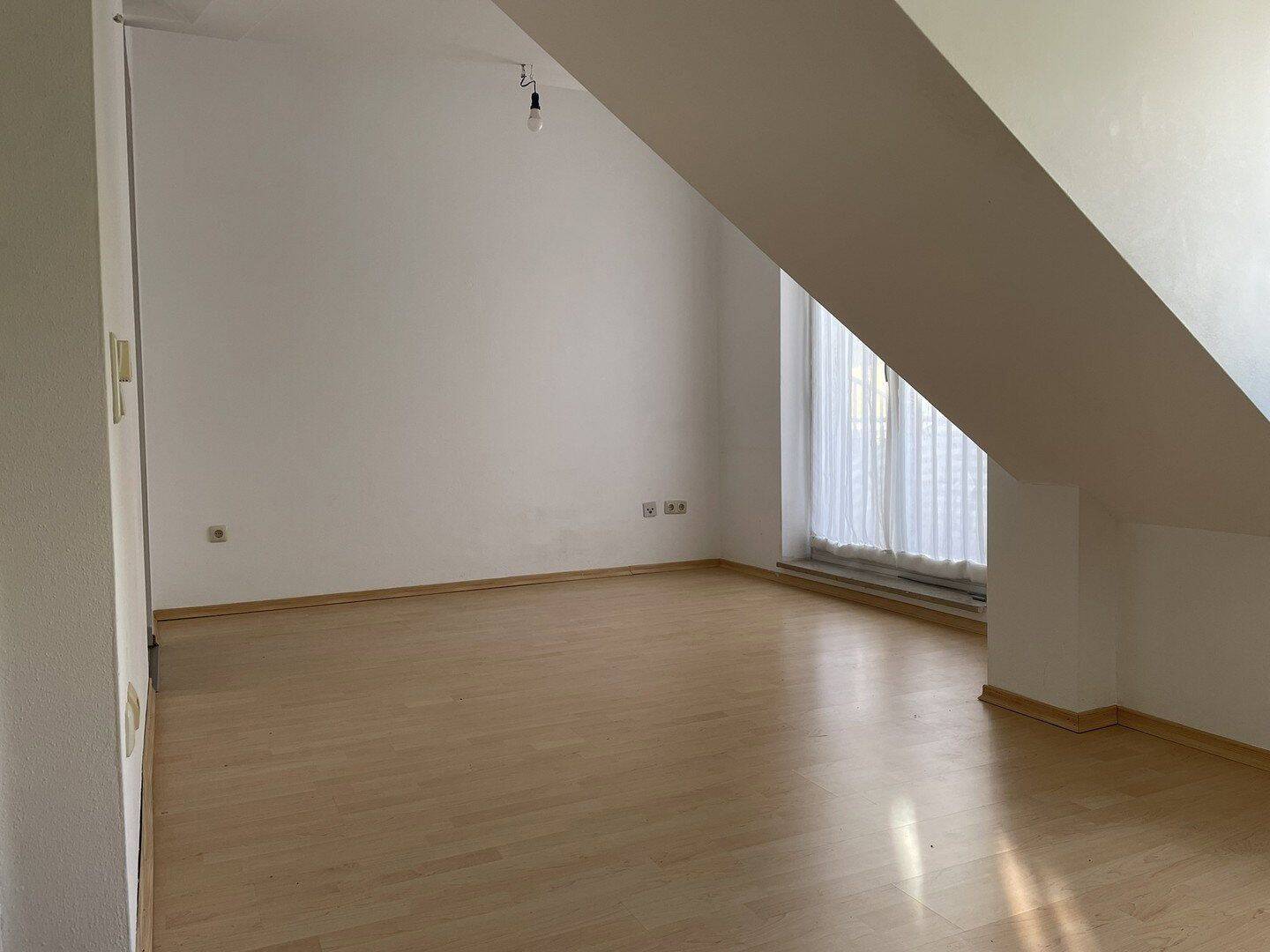 1 ZKB 24 qm *Balkon*Fußbodenheizung*EBK*TG* – Ingolstadt – Vorschaubild 2