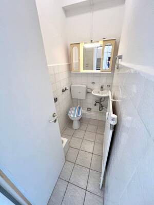 Großzügige 1-Zimmer-Wohnung Saniert mit schönem Ausblick, Aufzug, Stellplatz – 24103 Kiel – Vorschaubild 7