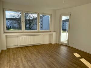 Modernisierte 3-Zi.-Whg. mit Balkon in angrenzender Nähe zu E-Haarzopf! – 45149 Essen – Vorschaubild 4