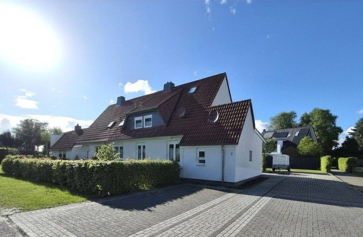 Top sanierte Doppelhaushälfte in guter Wohnlage - zwei Wohneinheiten – 26133 Oldenburg – Bild 1 von 9