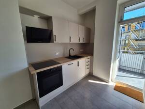 Sanierte 2 Zimmer Wohnungen mit je 2 Balkonen - Erstbezug nach Sanierung – 24106 Kiel – Vorschaubild 1