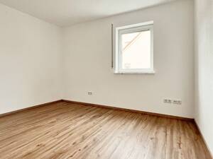 Solide vermietete 4-Zimmer-Wohnung in München-Waldperlach - Balkon, Keller & Tiefgarage – 81739 München – Vorschaubild 4