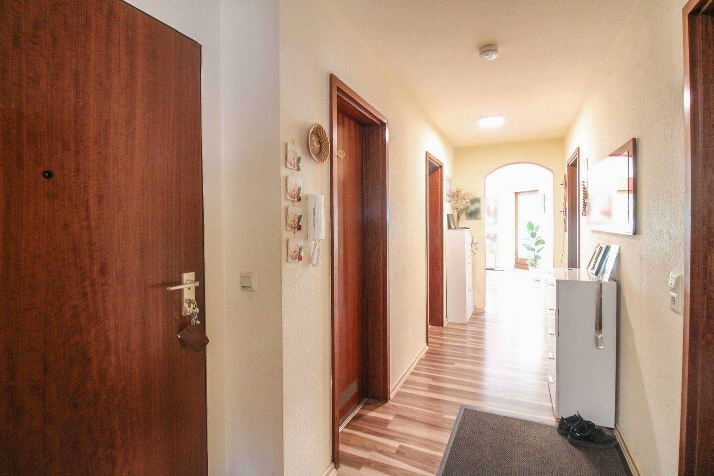 Ruhig & zentrumsnah: Charmante 3,5-Zimmer-Wohnung mit Südbalkon und Garage in Waiblingen – Waiblingen – Vorschaubild 2