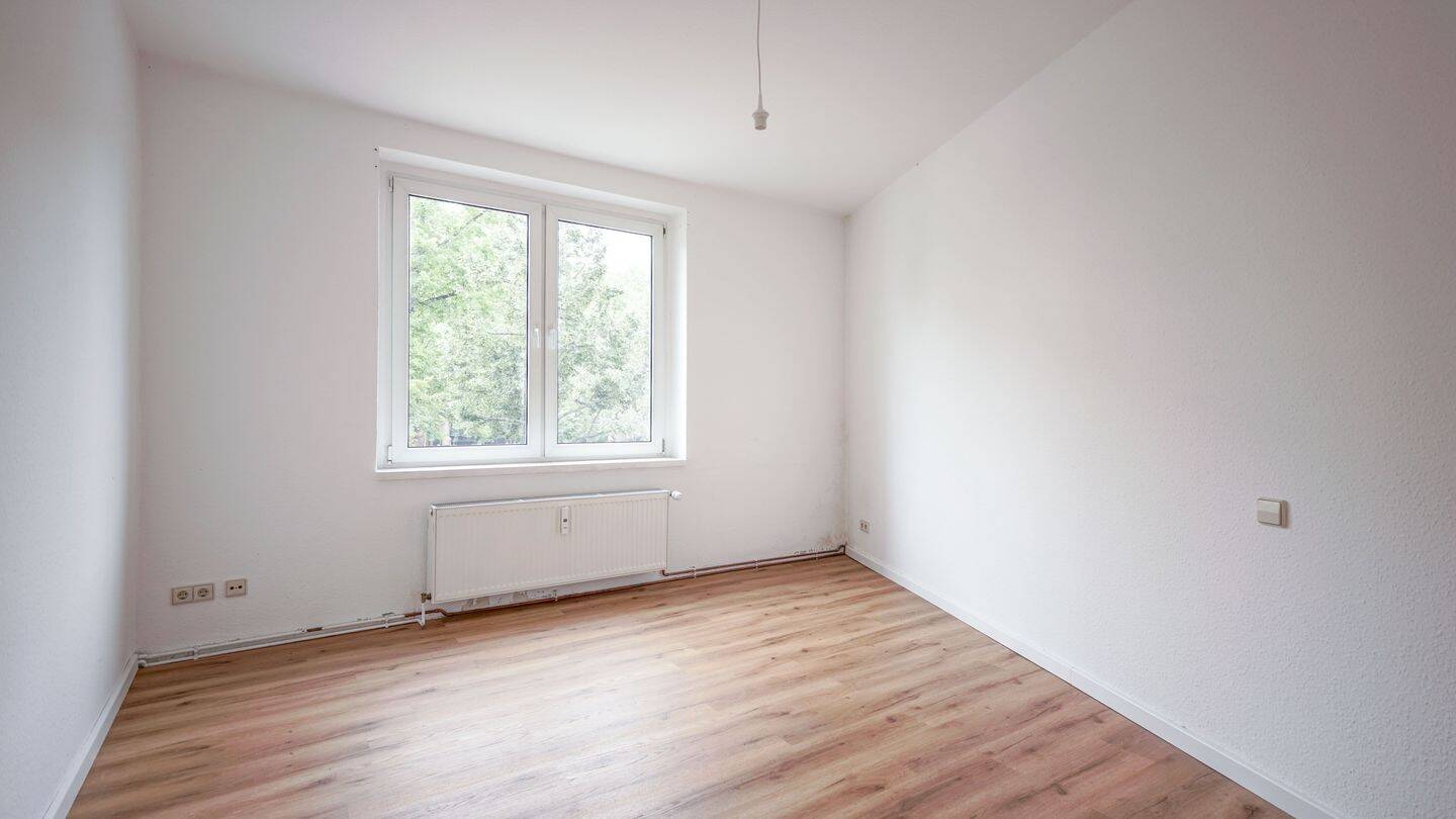 Vielseitige 4-Zimmer-Wohnung mit modernisiertem Wohngefühl in Charlottenburg – Berlin – Vorschaubild 3