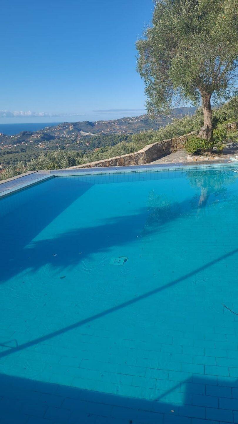 Landhaus mit unverbaubarer Mittelmeersicht in Imperia Italien zu verkaufen – Baden-Baden – Bild 1 von 3