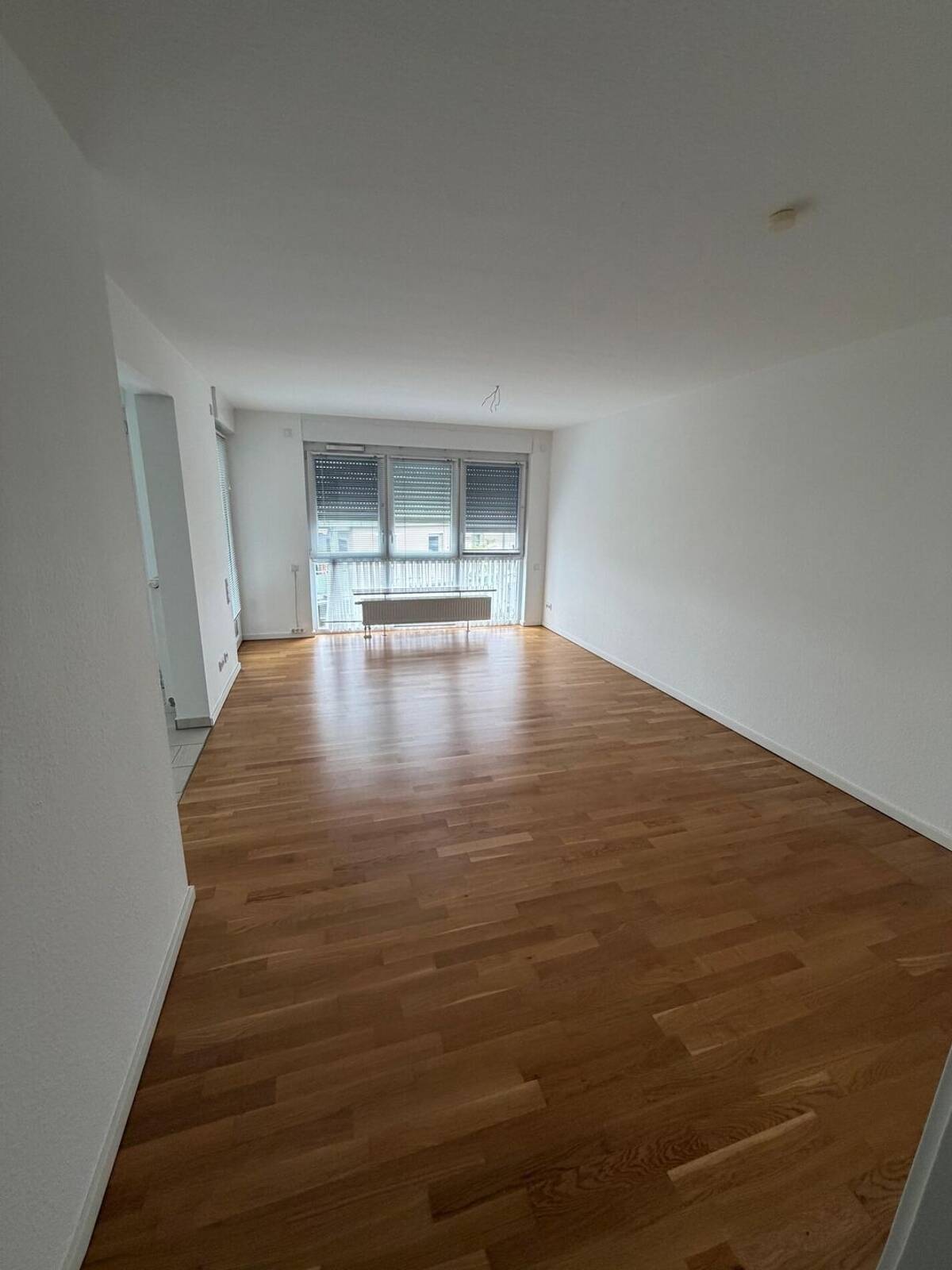Helle seniorengerechte 3-Zimmer-Wohnung in Düsseldorf-Bilk – 40225 Düsseldorf – Bild 1 von 5