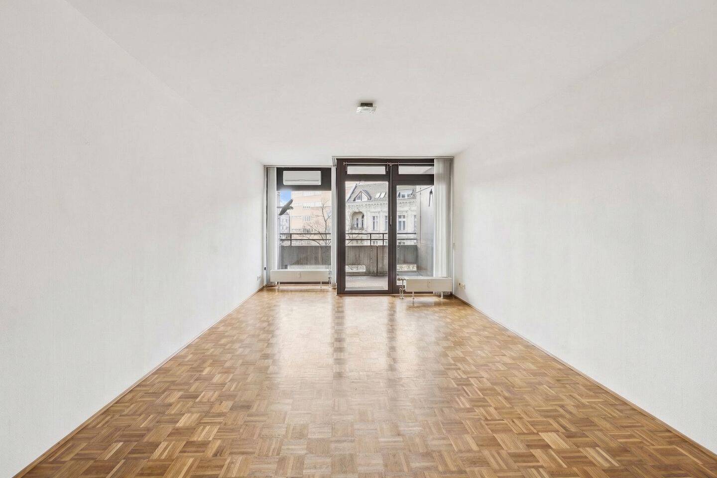 Studioapartment mit Stellplatz in bester City-Lage West für Architekturliebhaber – Berlin – Vorschaubild 4