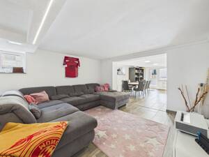 Luxus-MFH in Regensburg - kernsaniert, Garten, Pool & PV-Anlage auf Neubauniveau! – 93055 Regensburg – Vorschaubild 7