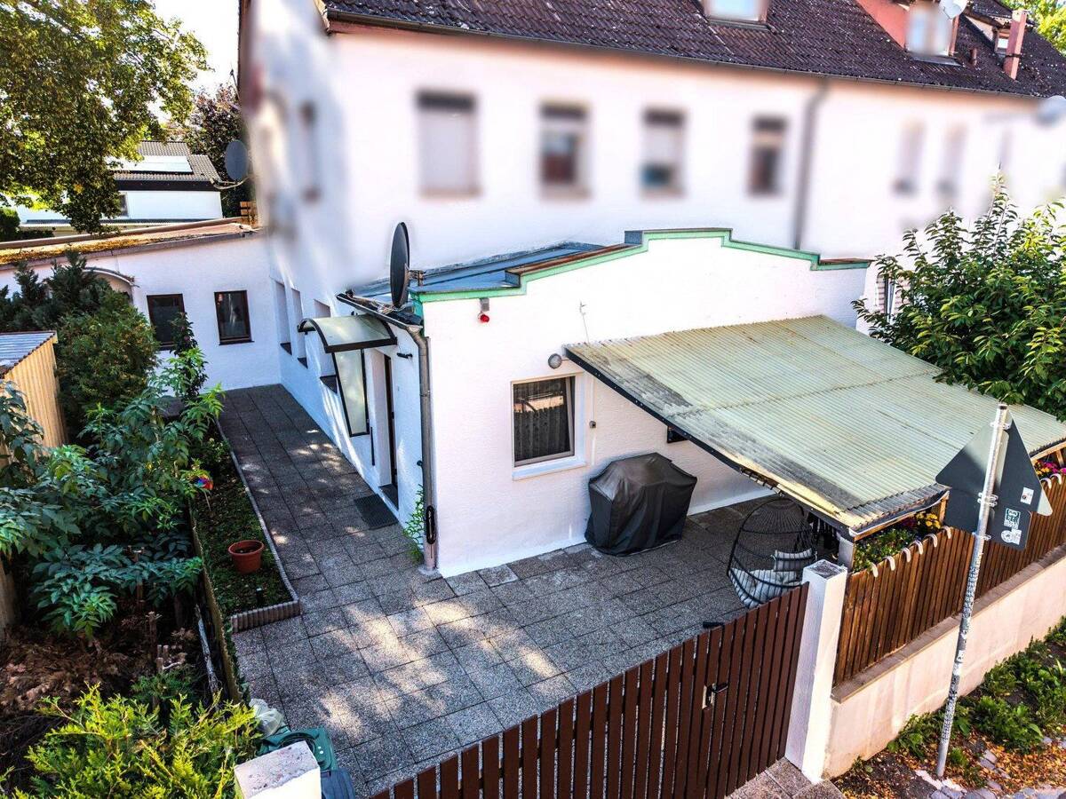Zwei Wohneinheiten, ein besonderes Zuhause - ca. 160 m² mit großer Terrasse – 90768 Fürth – Bild 1 von 9