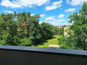 Helle 3-Zimmer-Wohnung mit zwei Balkonen und saniertem Badezimmer in Erlangen – 91056 Erlangen – Vorschaubild 7