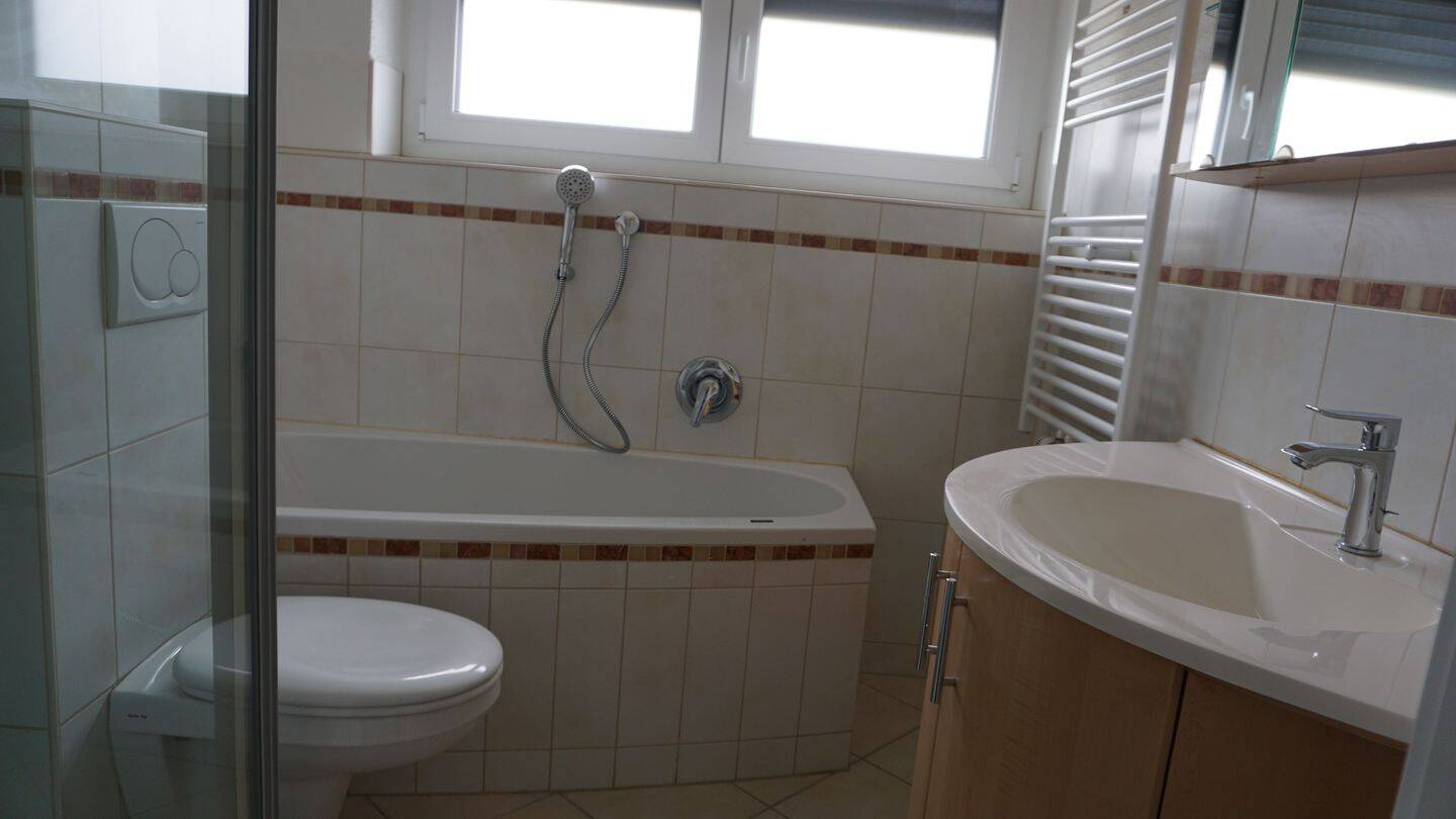 Top sanierte 3-ZKB mit Balkon & EBK | Erstbezug nach Sanierung | Stellplatz inkl. – Petersberg – Vorschaubild 8