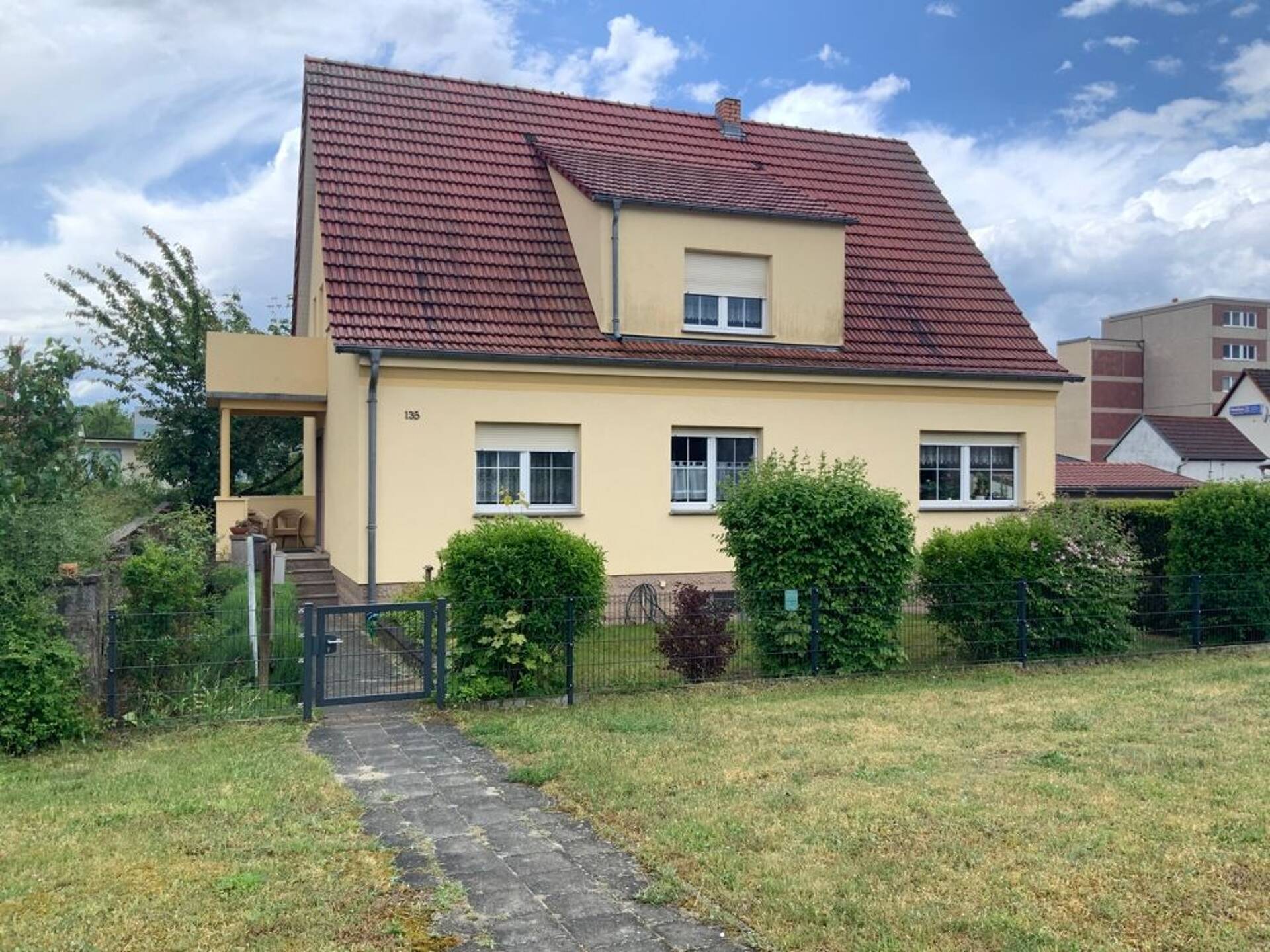 Mehrfamilienhaus in 15890 Eisenhüttenstadt mit 148 m² kaufen