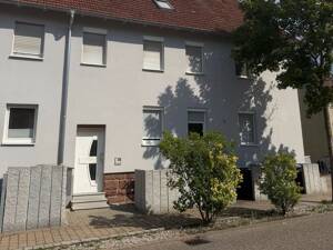 Vermiete 4 Zimmer Wohnung in Tiefenbronn