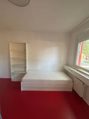 In Uninähe * Saniert & möbliert * 1-Zi.-Appartement * Ab September verfügbar !!! * – 1069 Dresden – Vorschaubild 3