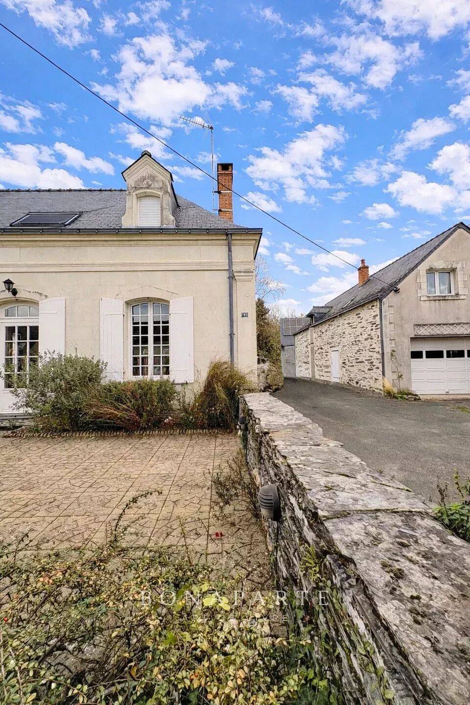 Maison 9 pièces 200 m² · à Loire-Authion · 200 m² · 444 000 €