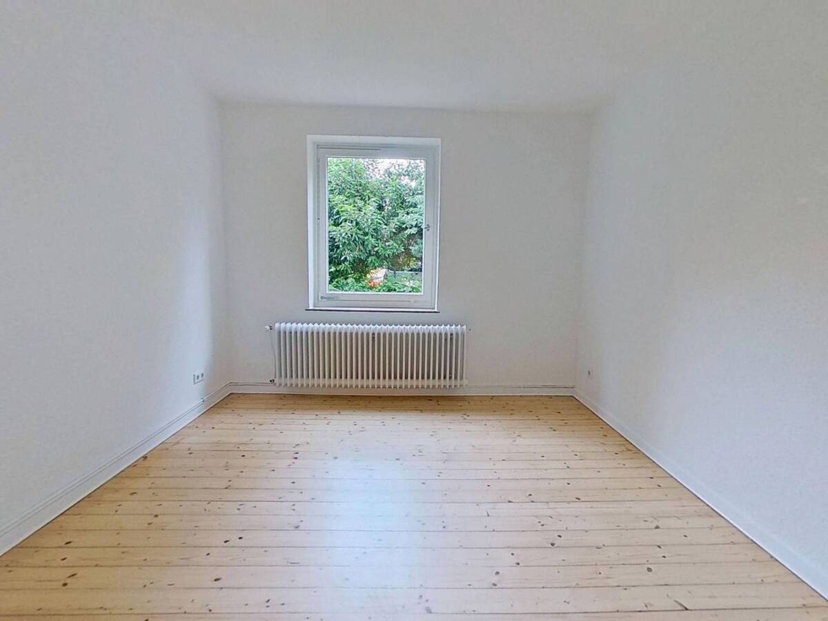 Gemütliche 2-Zimmer-Erdgeschosswohnung mit modernem Wannenbad und viel Lichteinfall – 33607 Bielefeld – Bild 1 von 9