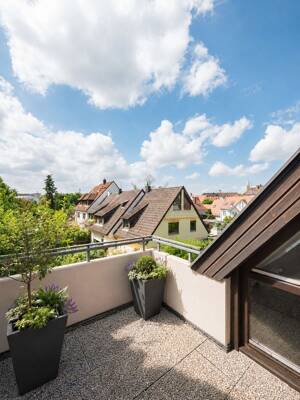 * Über den Dächern von Stuttgart-Zuffenhausen: Maisonette-Wohnung mit Terrasse, Grünblick & TG * – 70435 Stuttgart – Vorschaubild 3