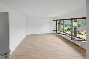 Wiesbaden-OT: Großzügiges Einfamilienhaus mit Einliegerwohnung in herrlicher Blicklage – 65207 Wiesbaden – Vorschaubild 3