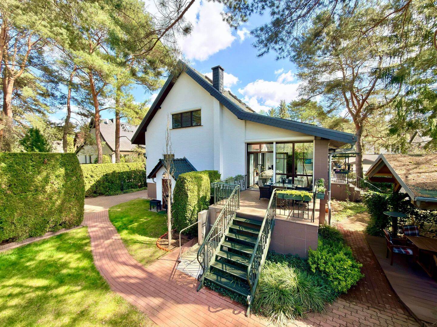Einzigartige Villa im idyllischen Waldesruh!