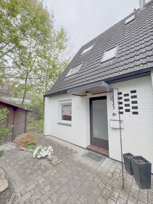 Vermietetes Reihenendhaus mit Garten, Küche und Garage in Bremen-Mahndorf – 28307 Bremen – Vorschaubild 3