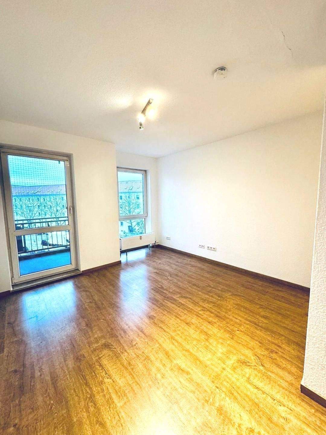 1-Zimmer-Apartment mit Balkon, 4. OG, Aufzug – Fürth Südstadt, U-Bahn 300 m, Kapitalanlage – Fürth – Vorschaubild 2